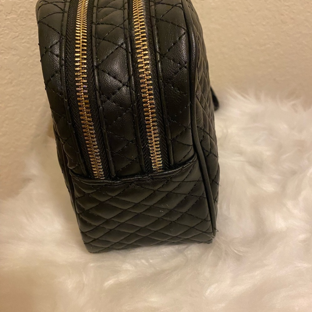 Vince Camuto Quilted Black Crossbody Makeup/Travel Bag - Picture 6 of 6